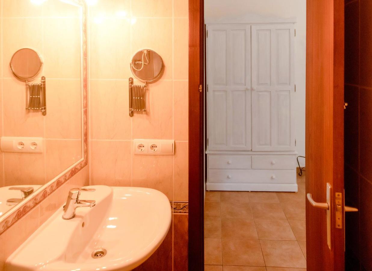 Apartamentos El Pino - Formentera Break Ес-Кало Екстер'єр фото