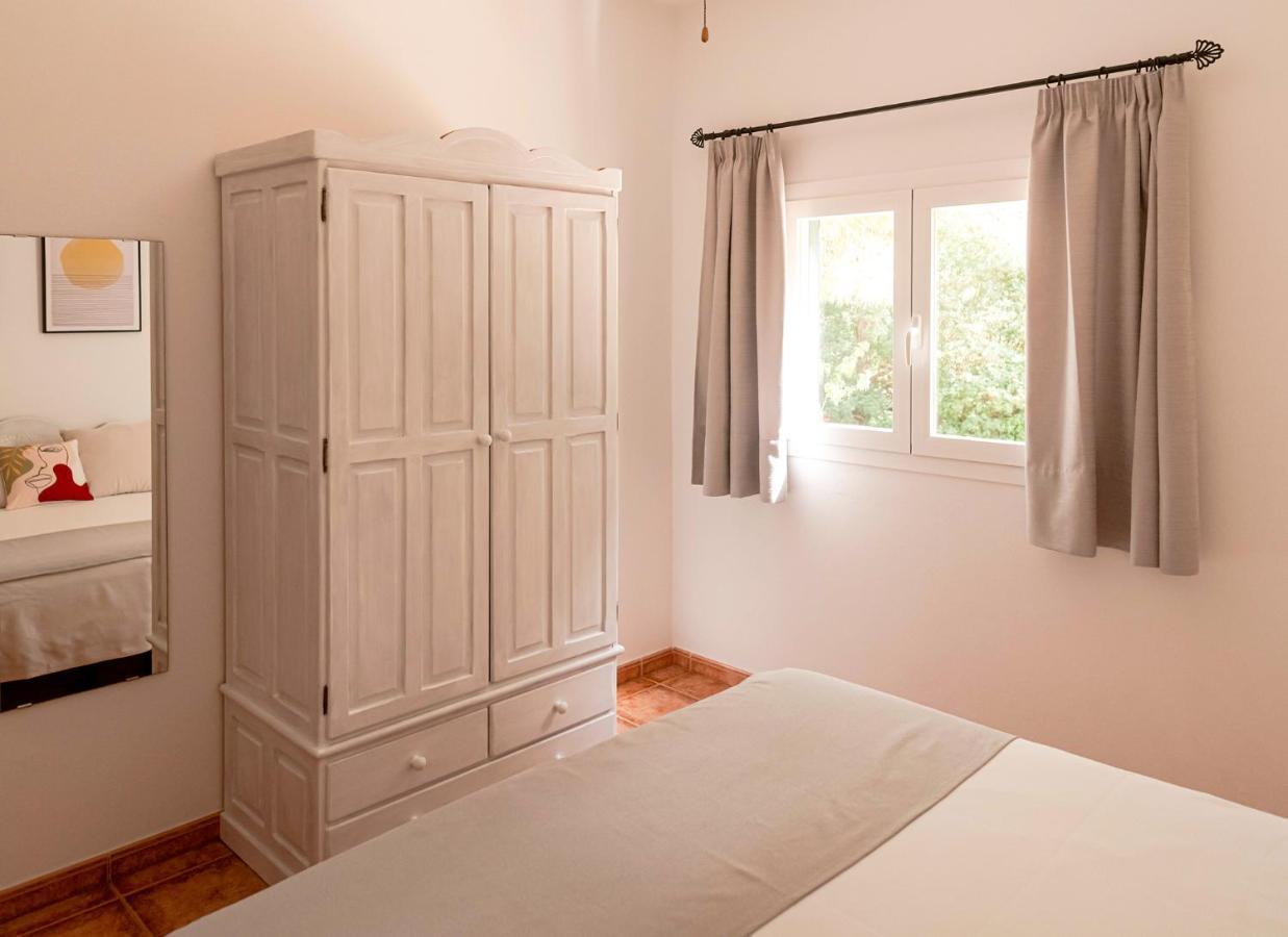 Apartamentos El Pino - Formentera Break Ес-Кало Екстер'єр фото