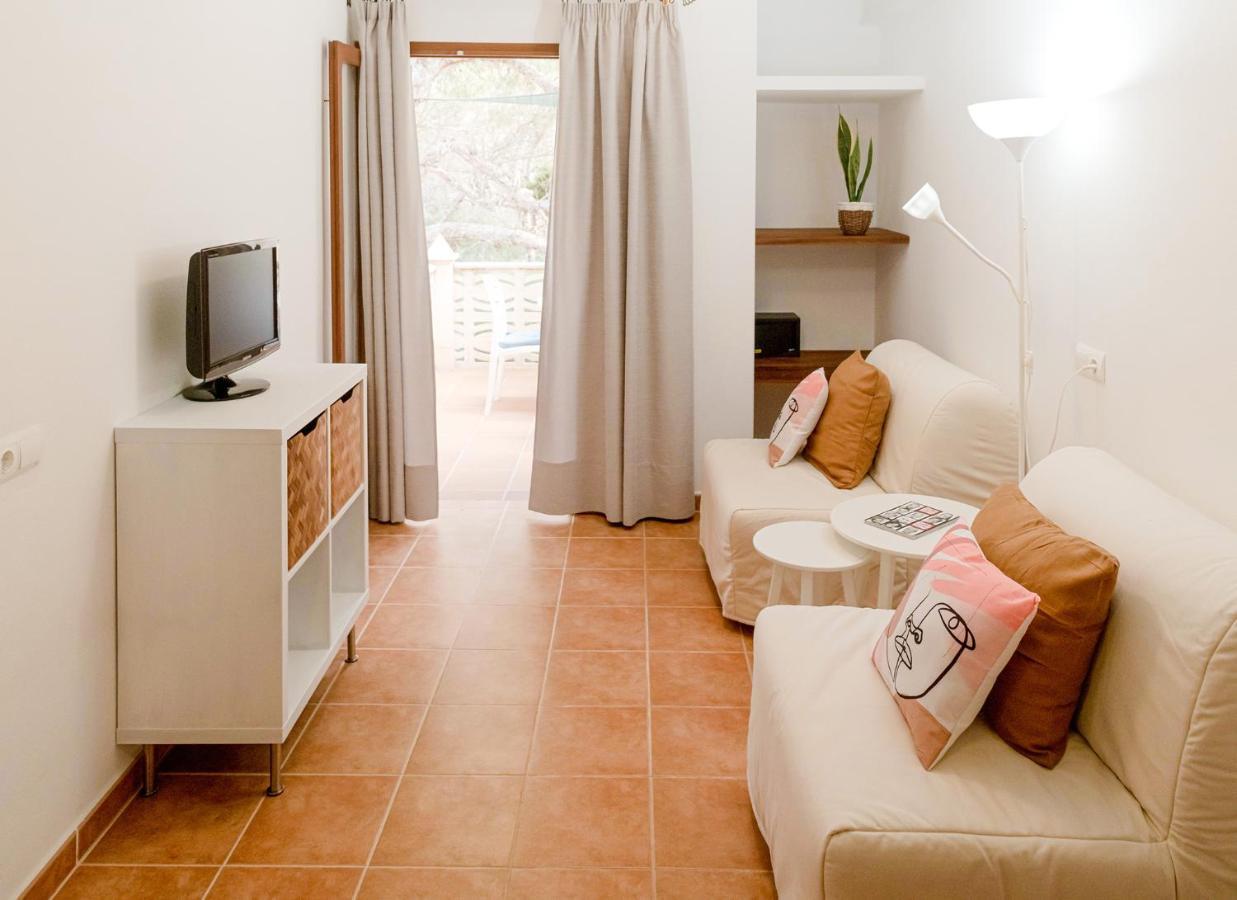 Apartamentos El Pino - Formentera Break Ес-Кало Екстер'єр фото