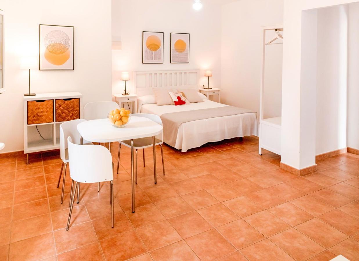 Apartamentos El Pino - Formentera Break Ес-Кало Екстер'єр фото